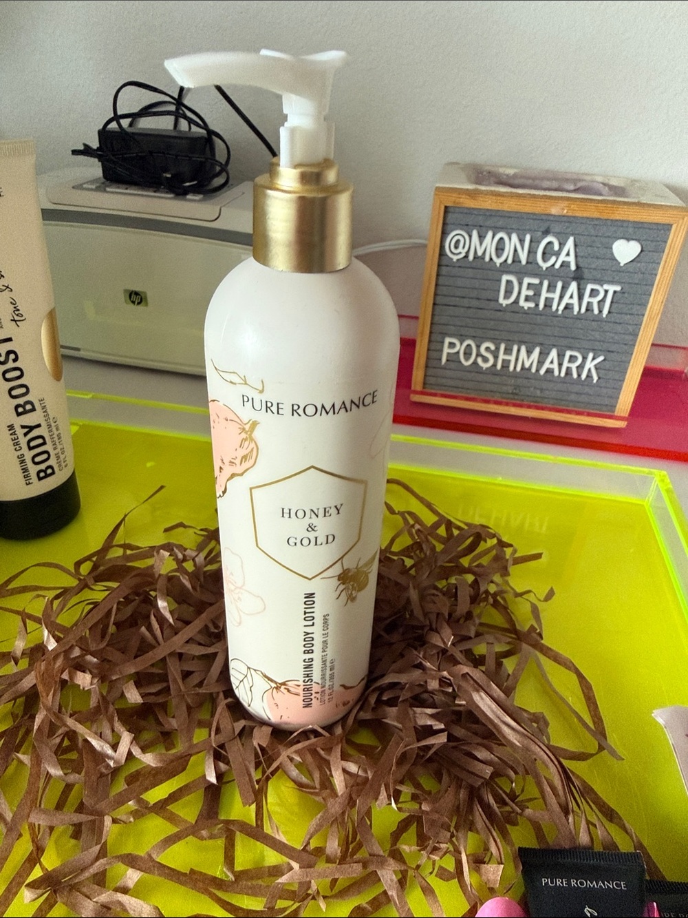 Pure Romance Honey & Gold Lotion - White & Gold